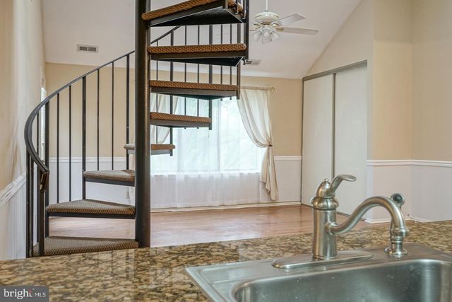2719-B SUSSEX CT, Mount Laurel, NJ 08054