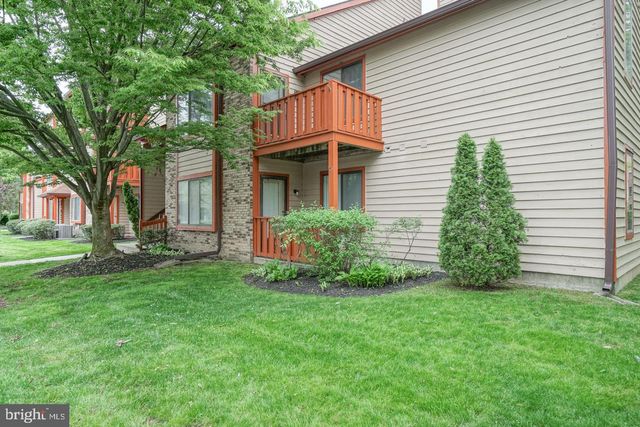 2719-B SUSSEX CT, Mount Laurel, NJ 08054