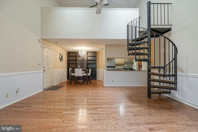 2719-B SUSSEX CT, Mount Laurel, NJ 08054