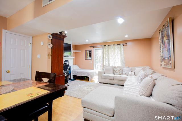 25 Padanaram Road 23, Danbury, CT 06811