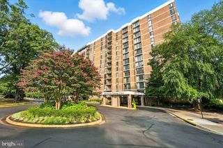 2311 PIMMIT DR #401, Falls Church, VA 22043