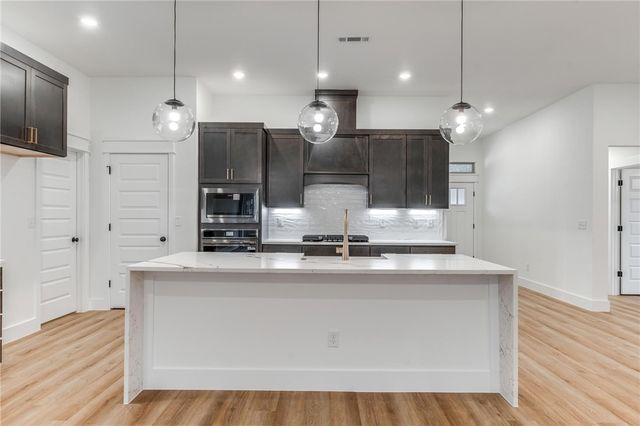 15324 S Bethel Heights Road, Gentry, AR 72734