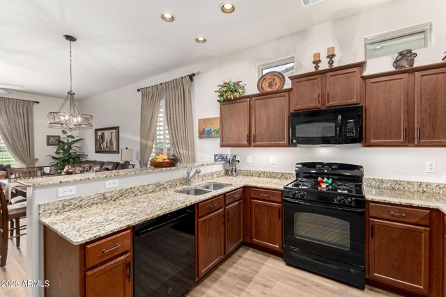 6202 E MCKELLIPS Road 277, Mesa, AZ 85215