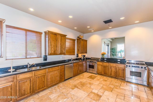 6202 E MCKELLIPS Road 277, Mesa, AZ 85215