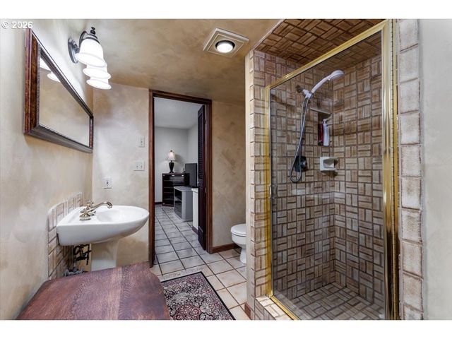 2945 Ne 68TH Ave, Portland, OR 97213