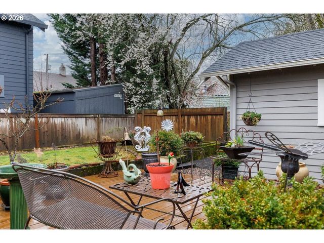 2945 Ne 68TH Ave, Portland, OR 97213