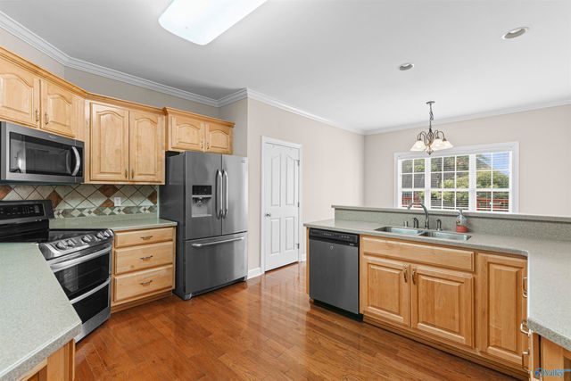 602 Morning Glory Drive SW, Hartselle, AL 35640