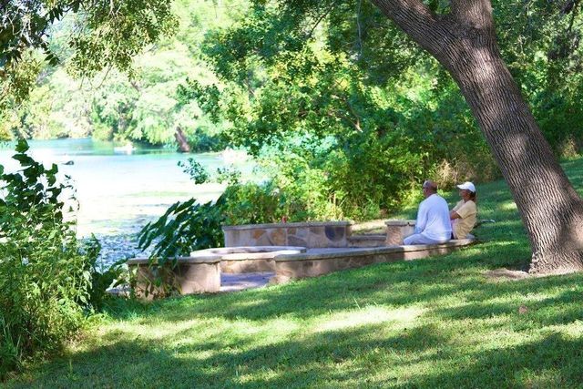 103 Lakeside CV, Martindale, TX 78655