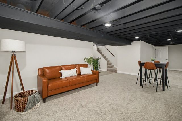 18263 Greenbay Avenue, Lansing, IL 60438