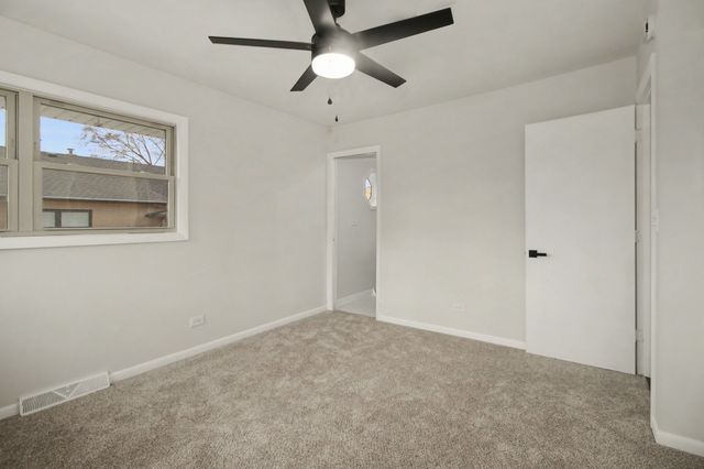 18263 Greenbay Avenue, Lansing, IL 60438