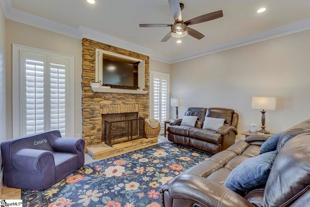 106 Kettle Oak Way, Simpsonville, SC 29680