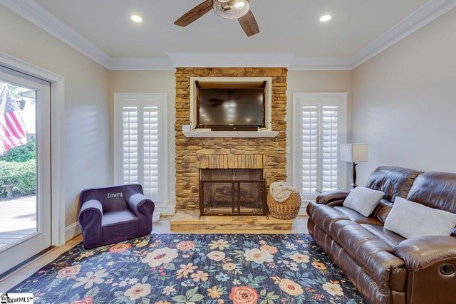 106 Kettle Oak Way, Simpsonville, SC 29680