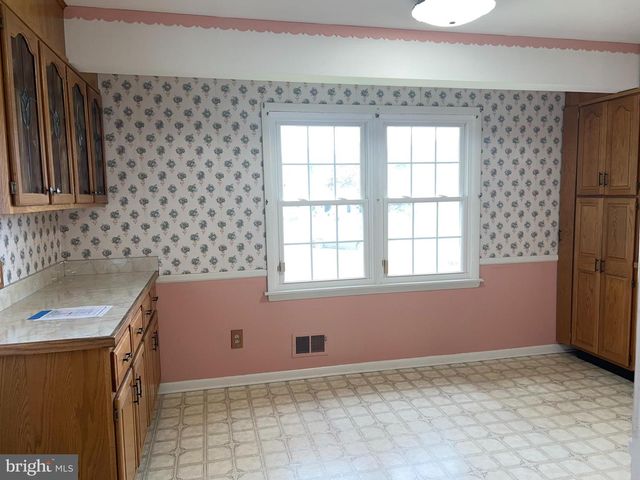 8 MONROE FIELD CT, Baltimore, MD 21228