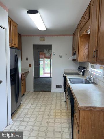 8 MONROE FIELD CT, Baltimore, MD 21228