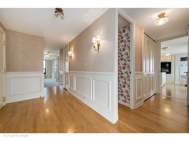 1410 N State Parkway 27A, Chicago, IL 60610