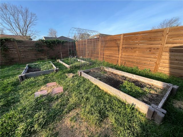 219 Winesap Lane, Bentonville, AR 72712