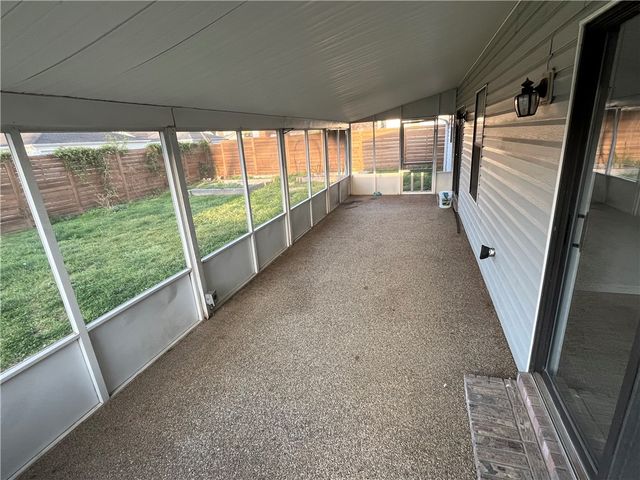 219 Winesap Lane, Bentonville, AR 72712