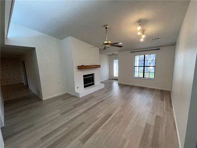 219 Winesap Lane, Bentonville, AR 72712