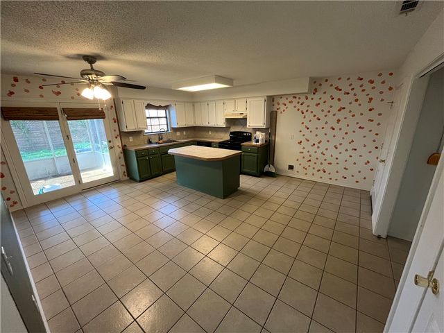 219 Winesap Lane, Bentonville, AR 72712