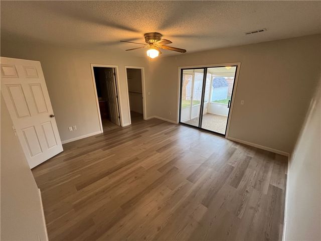 219 Winesap Lane, Bentonville, AR 72712