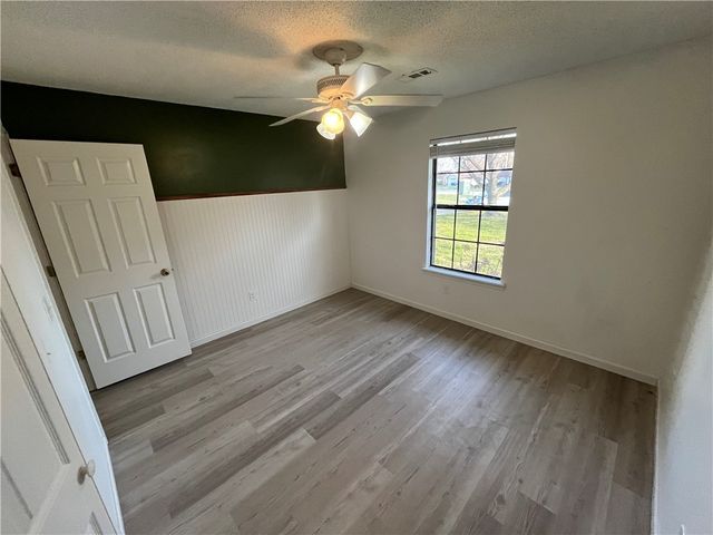 219 Winesap Lane, Bentonville, AR 72712