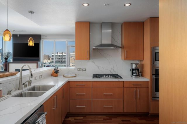 325 7th Avenue 2204, San Diego, CA 92101