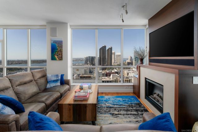 325 7th Avenue 2204, San Diego, CA 92101