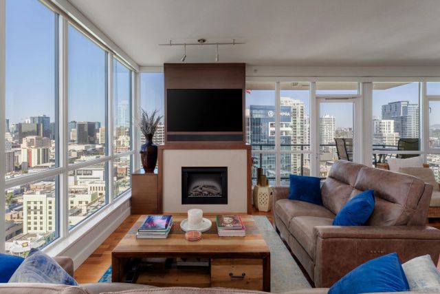 325 7th Avenue 2204, San Diego, CA 92101