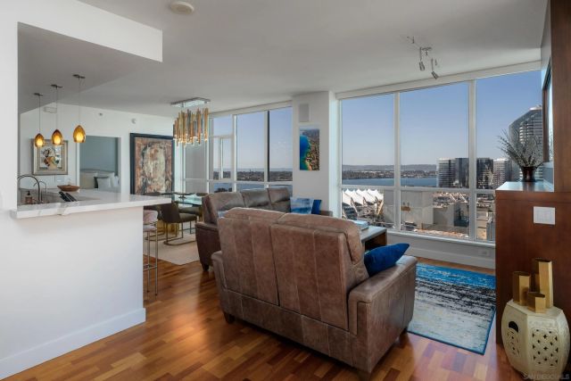 325 7th Avenue 2204, San Diego, CA 92101