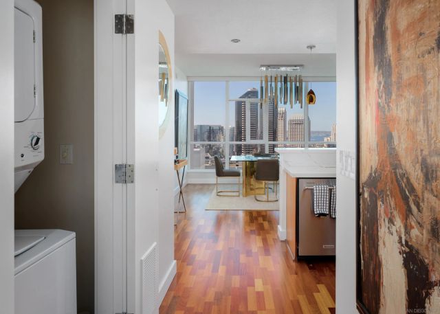 325 7th Avenue 2204, San Diego, CA 92101