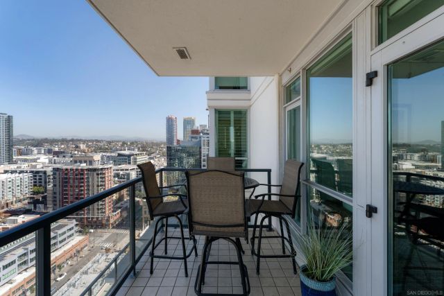 325 7th Avenue 2204, San Diego, CA 92101