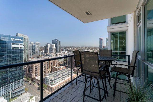 325 7th Avenue 2204, San Diego, CA 92101