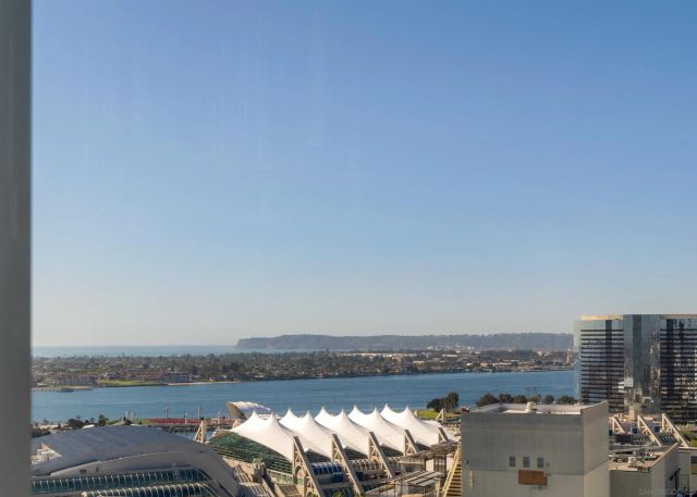 325 7th Avenue 2204, San Diego, CA 92101