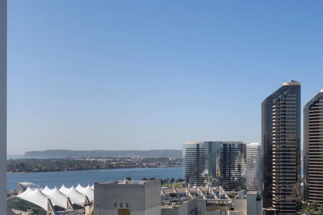 325 7th Avenue 2204, San Diego, CA 92101