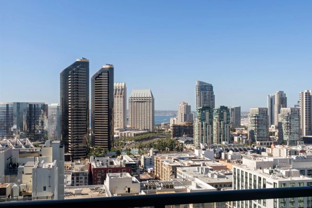 325 7th Avenue 2204, San Diego, CA 92101