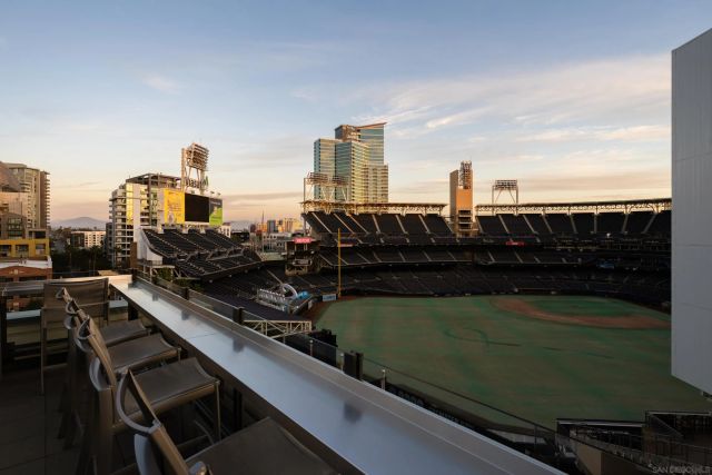 325 7th Avenue 2204, San Diego, CA 92101