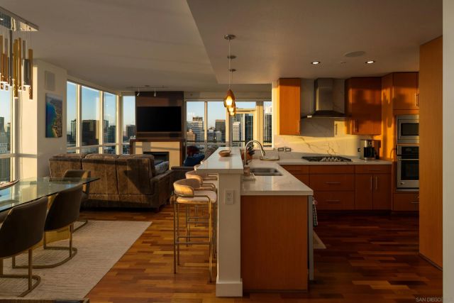 325 7th Avenue 2204, San Diego, CA 92101