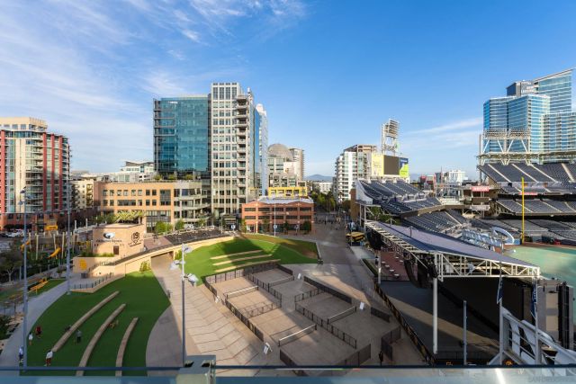 325 7th Avenue 2204, San Diego, CA 92101