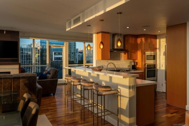 325 7th Avenue 2204, San Diego, CA 92101