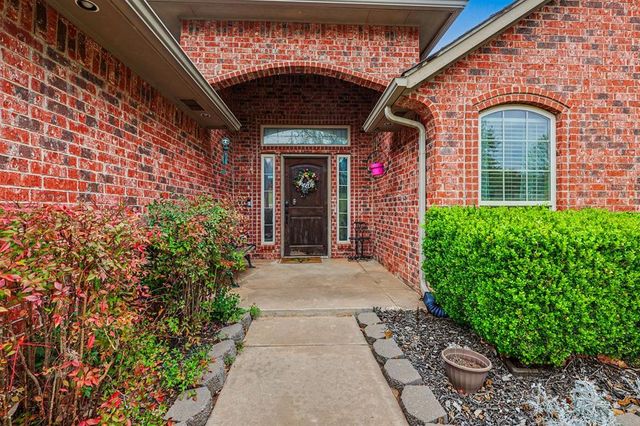 3847 Prairie Falcon Point, Edmond, OK 73034