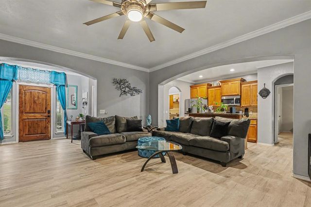 3847 Prairie Falcon Point, Edmond, OK 73034