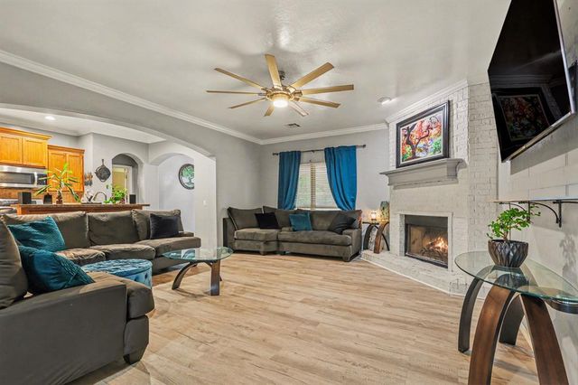 3847 Prairie Falcon Point, Edmond, OK 73034