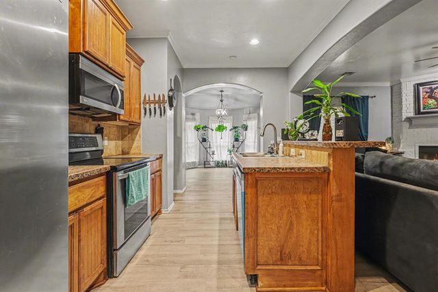 3847 Prairie Falcon Point, Edmond, OK 73034