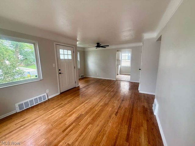 15811 Maplewood Avenue, Maple Heights, OH 44137