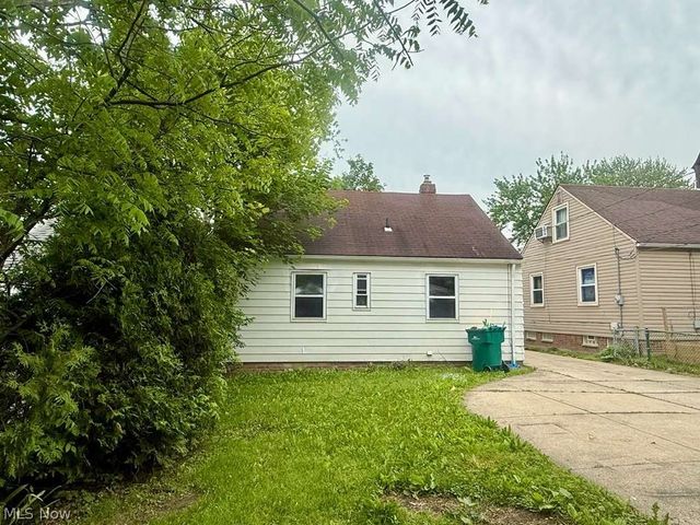 15811 Maplewood Avenue, Maple Heights, OH 44137