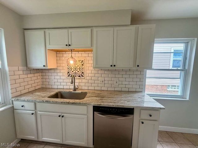 15811 Maplewood Avenue, Maple Heights, OH 44137