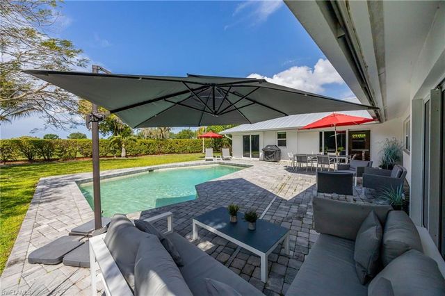 409 Cypress WAY E, Naples, FL 34110