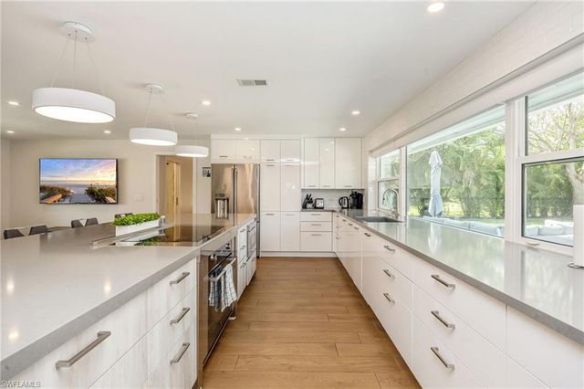 409 Cypress WAY E, Naples, FL 34110