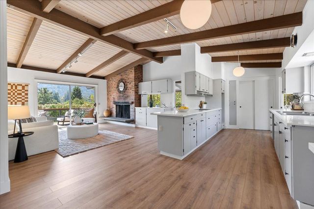 15 Naranja Way, Portola Valley, CA 94028