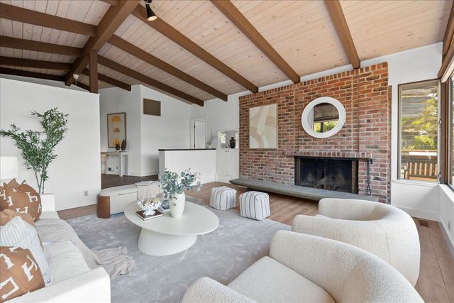 15 Naranja Way, Portola Valley, CA 94028